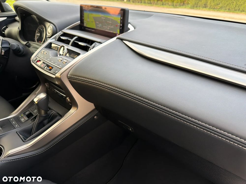 Lexus NX 300 F Impression AWD - 29