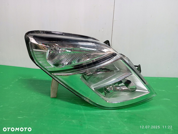 LAMPA PRAWA PRZÓD NISSAN NV400 NV 400 26010-BZ50A ORYG