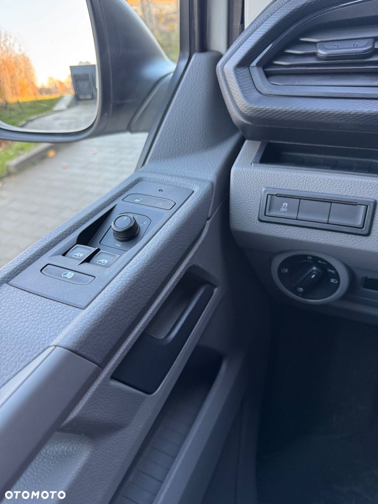 Volkswagen Transporter - 38