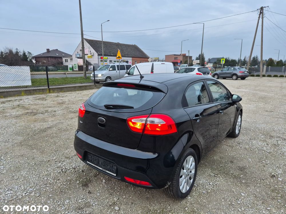Kia Rio - 22