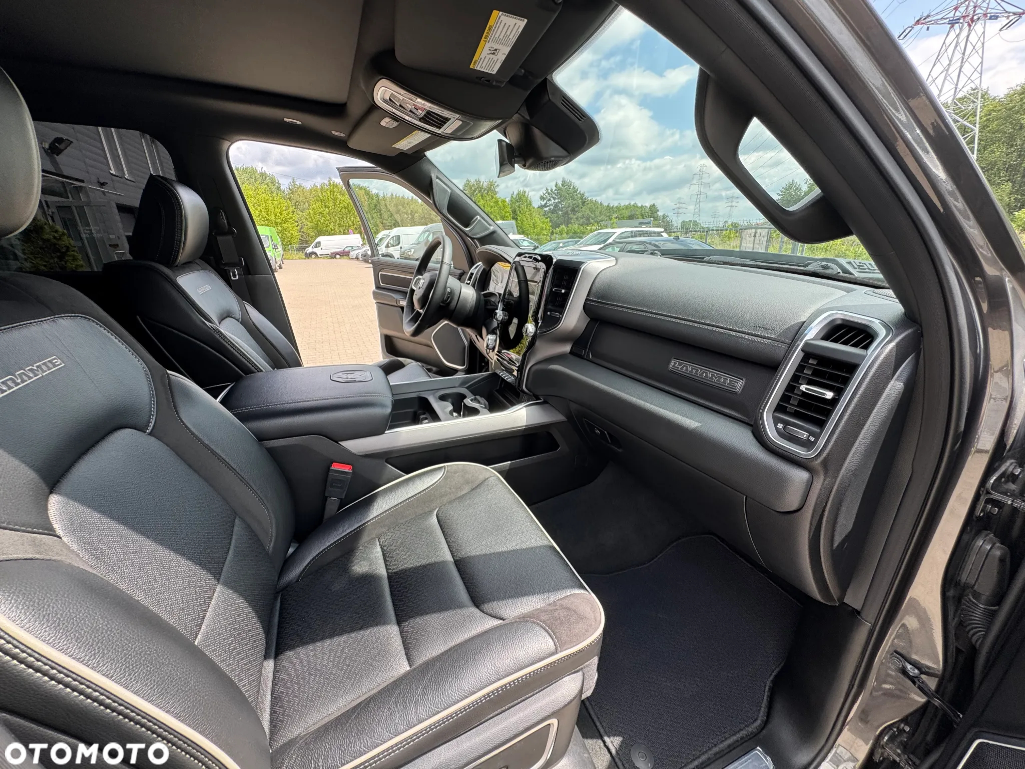 RAM 1500 Crew Cab Laramie - 27