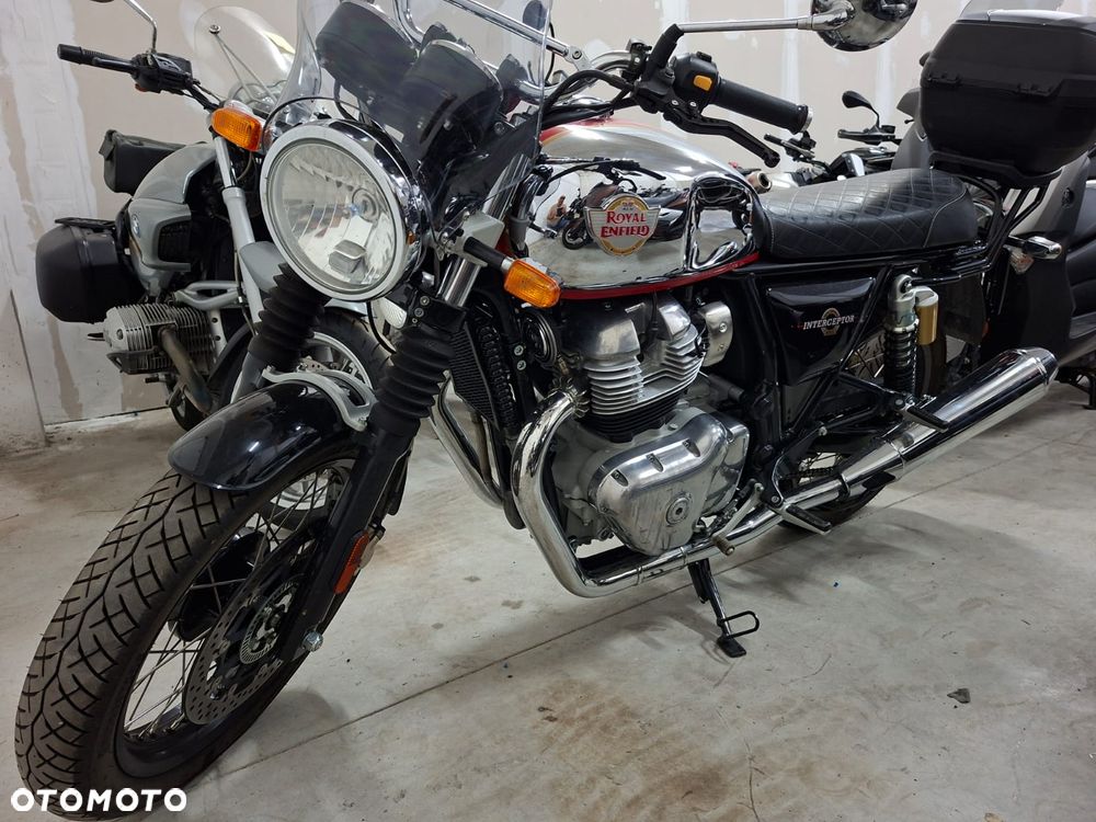 Royal Enfield Interceptor - 3