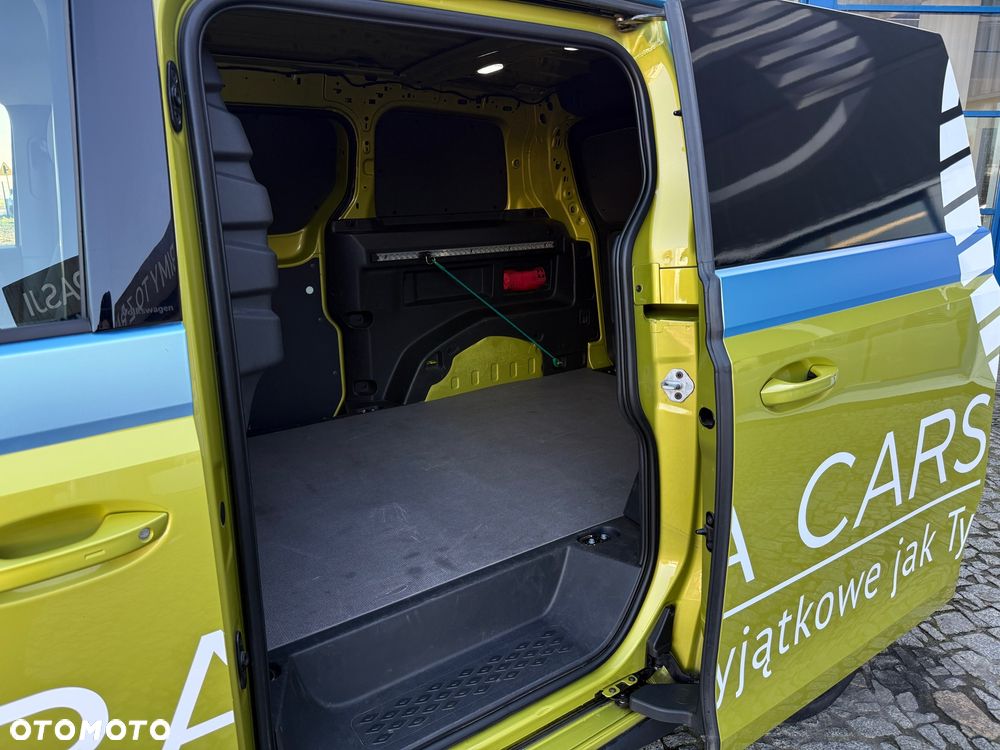 Volkswagen ID BUZZ CARGO 150kW - 17