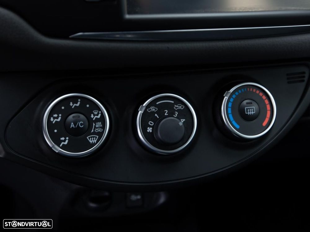 Toyota Yaris 1.0 VVT-i Comfort — fotografia 15