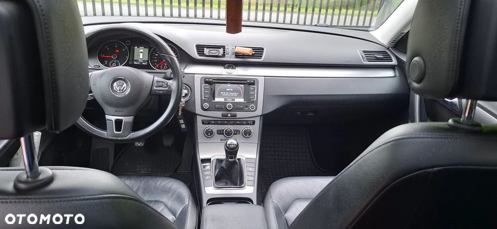 Volkswagen Passat 2.0 TDI BlueMotion Technology Comfortline - 19