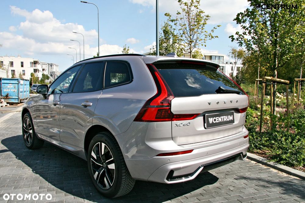 Volvo XC 60 B5 B AWD Plus Dark - 5