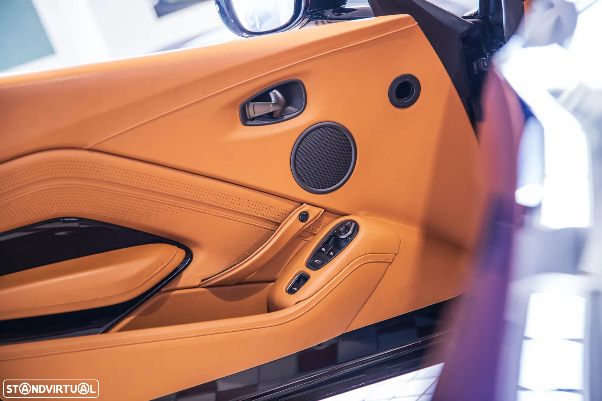Aston Martin Vantage Roadster V8 - 23