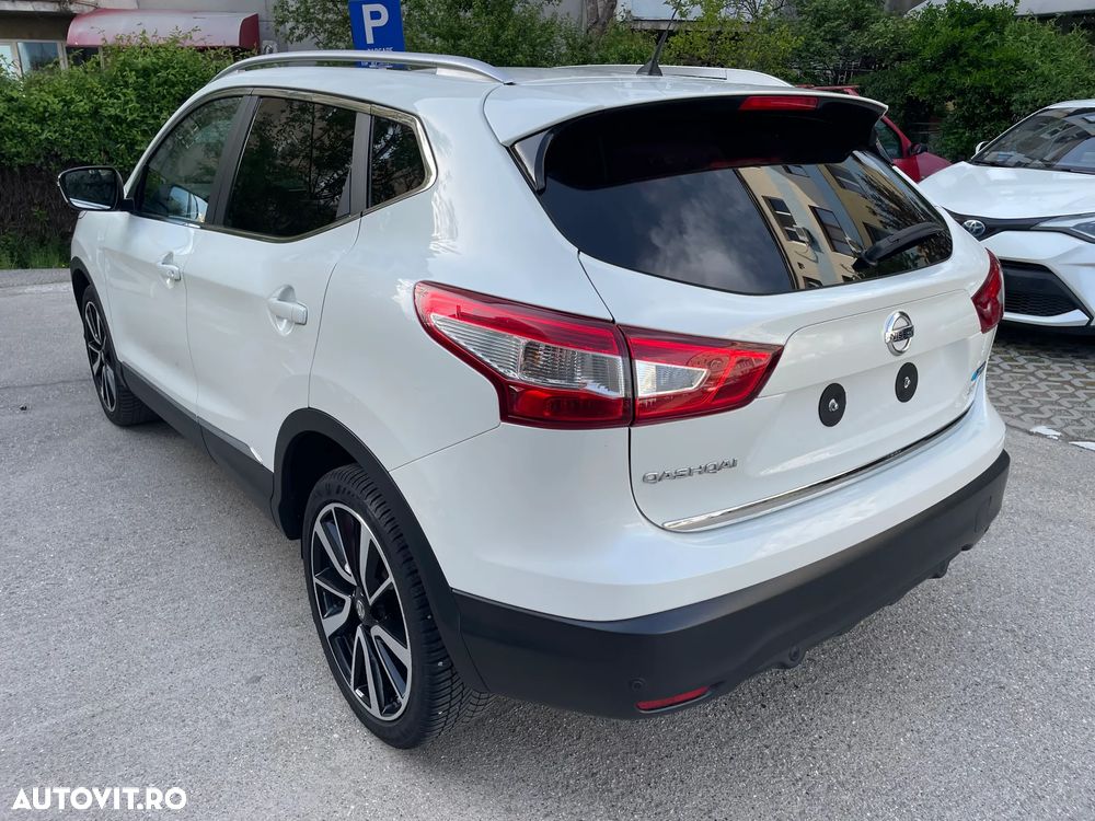 Nissan Qashqai 1.6 DCI Xtronic TEKNA+ - 3