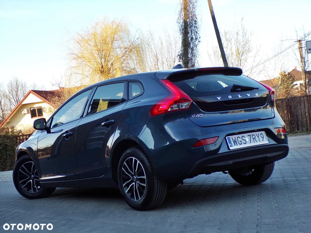 Volvo V40 D2 Momentum - 2