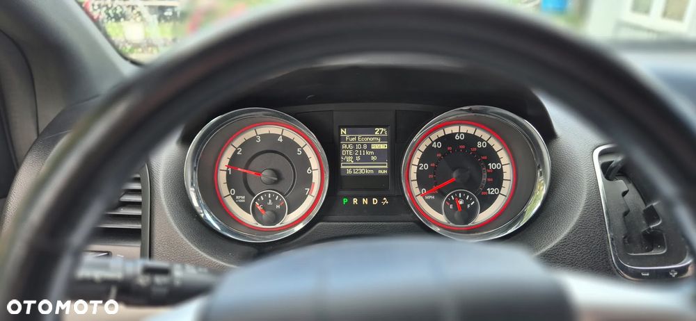 Dodge Grand Caravan - 10