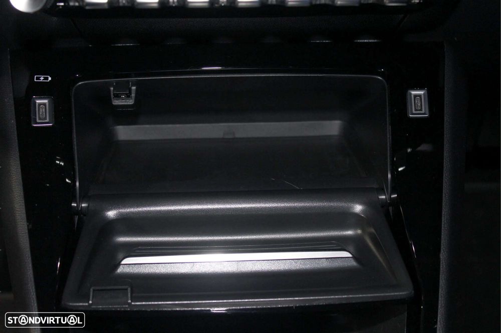 Peugeot 2008 1.2 Hybrid Allure e-DCS6 - 29