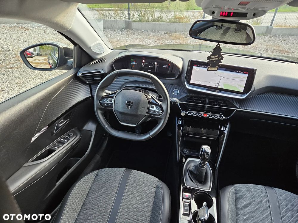 Peugeot 208 Benzin 100 Allure - 14