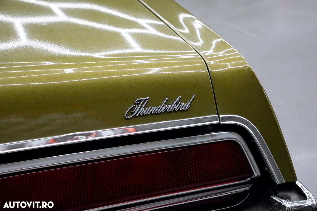 Ford Thunderbird - 23