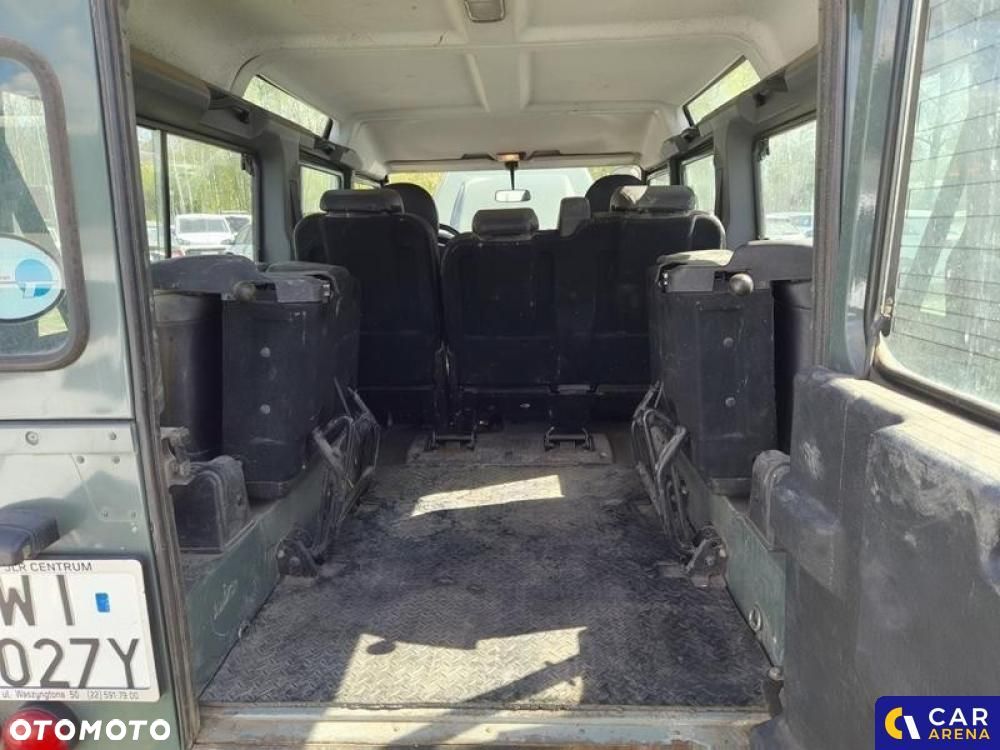 Land Rover Defender - 26