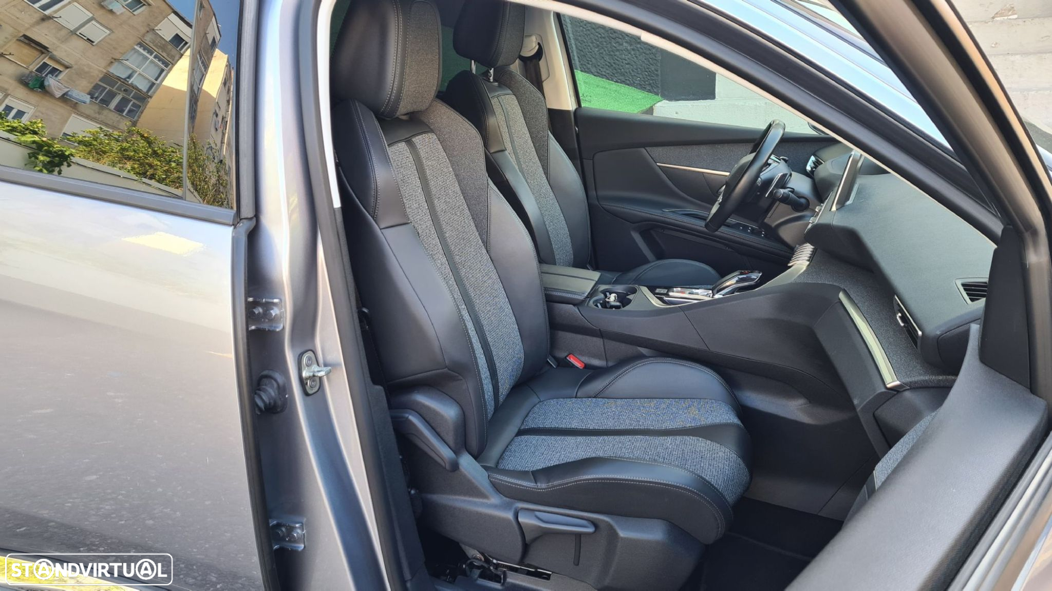Peugeot 5008 1.5 BlueHDi Allure EAT8 - 43