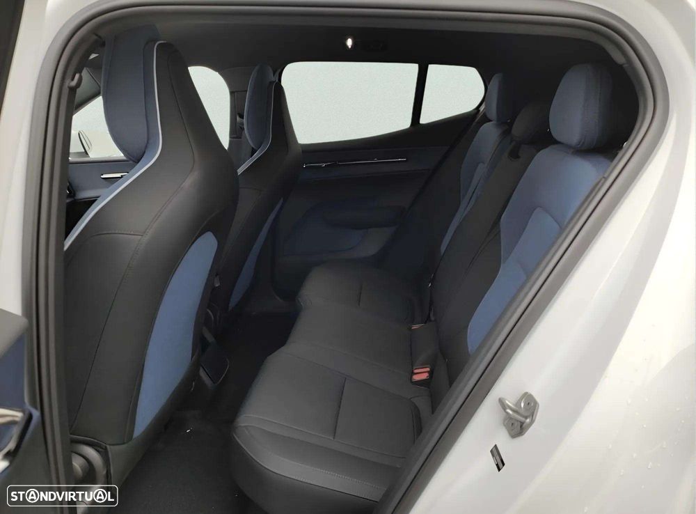 Volvo EX30 Single Motor Extended Range RWD Black Edition Ultra - 14