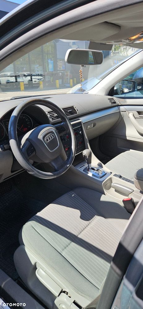 Audi A4 Limousine - 6
