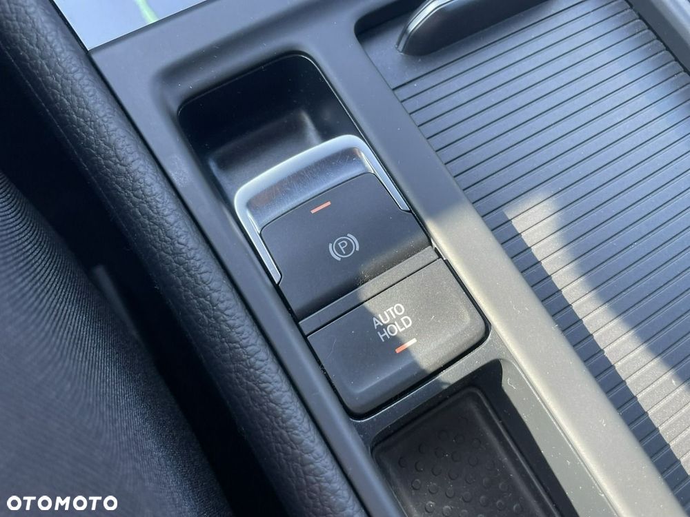 Volkswagen Golf 1.5 eTSI OPF DSG R-Line - 18