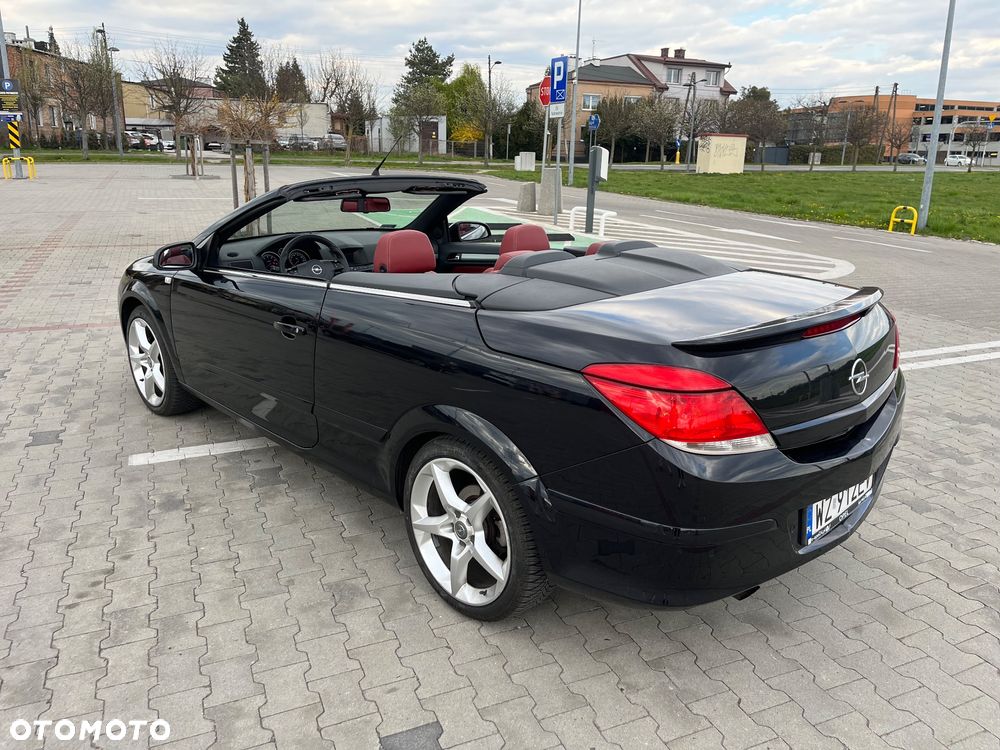 Opel Astra 1.6 Turbo Cosmo - 3