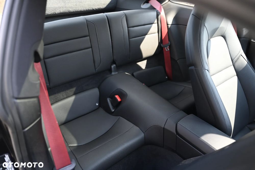 Porsche 911 Carrera S - 21