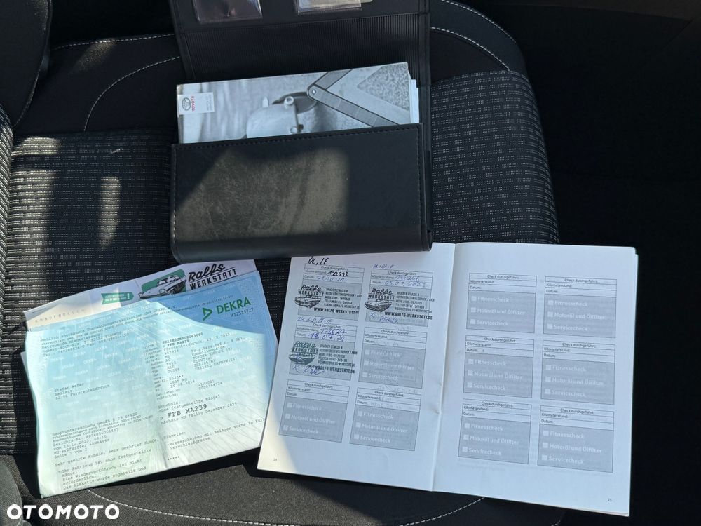 Toyota Auris 1.6 Premium - 25