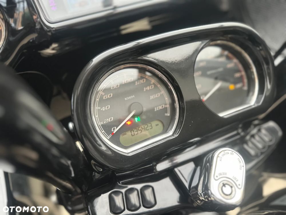 Harley-Davidson Touring Road Glide - 30