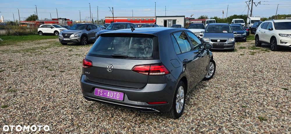 Volkswagen Golf - 6