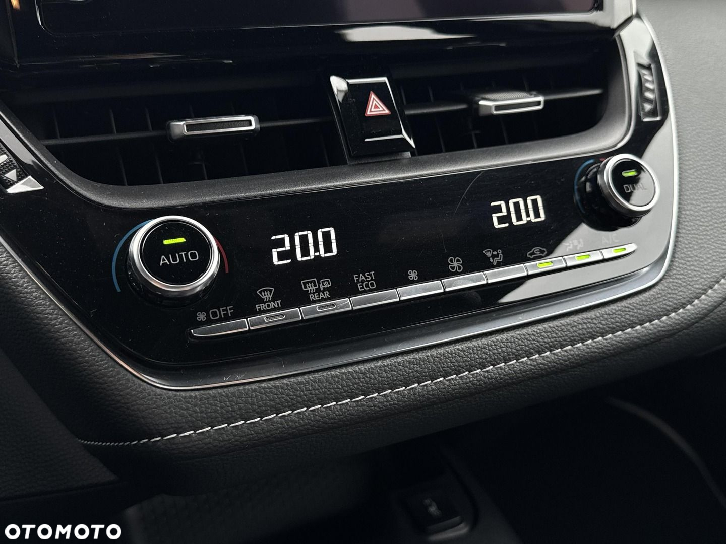 Toyota Corolla 1.8 Hybrid Comfort - 26