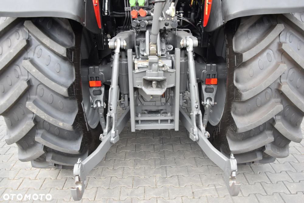 Massey Ferguson 5713 SL - 11