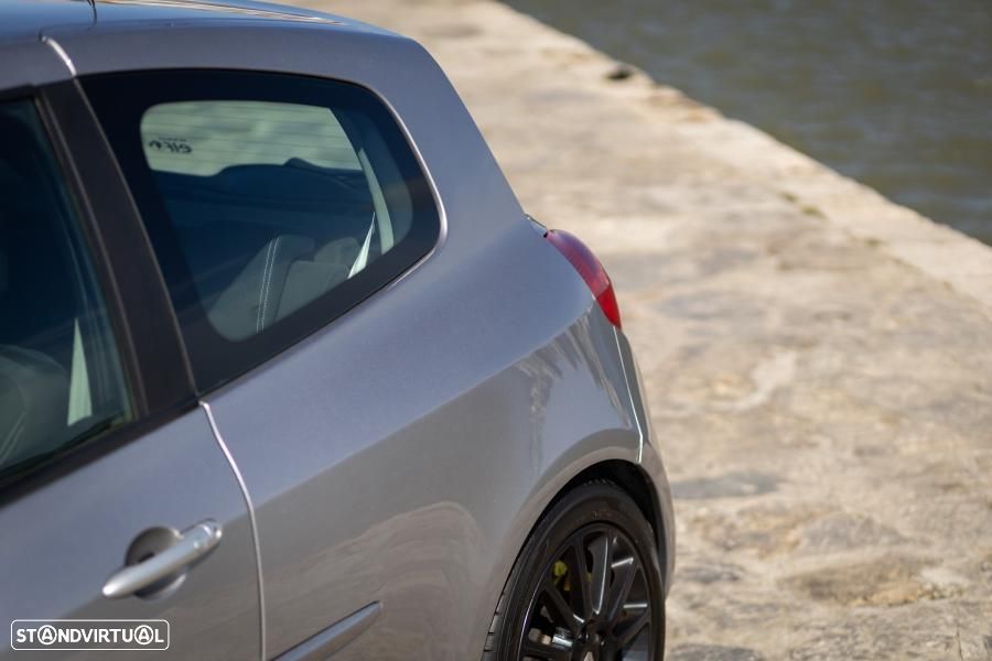 Renault Clio 2.0 16V Sport - 13