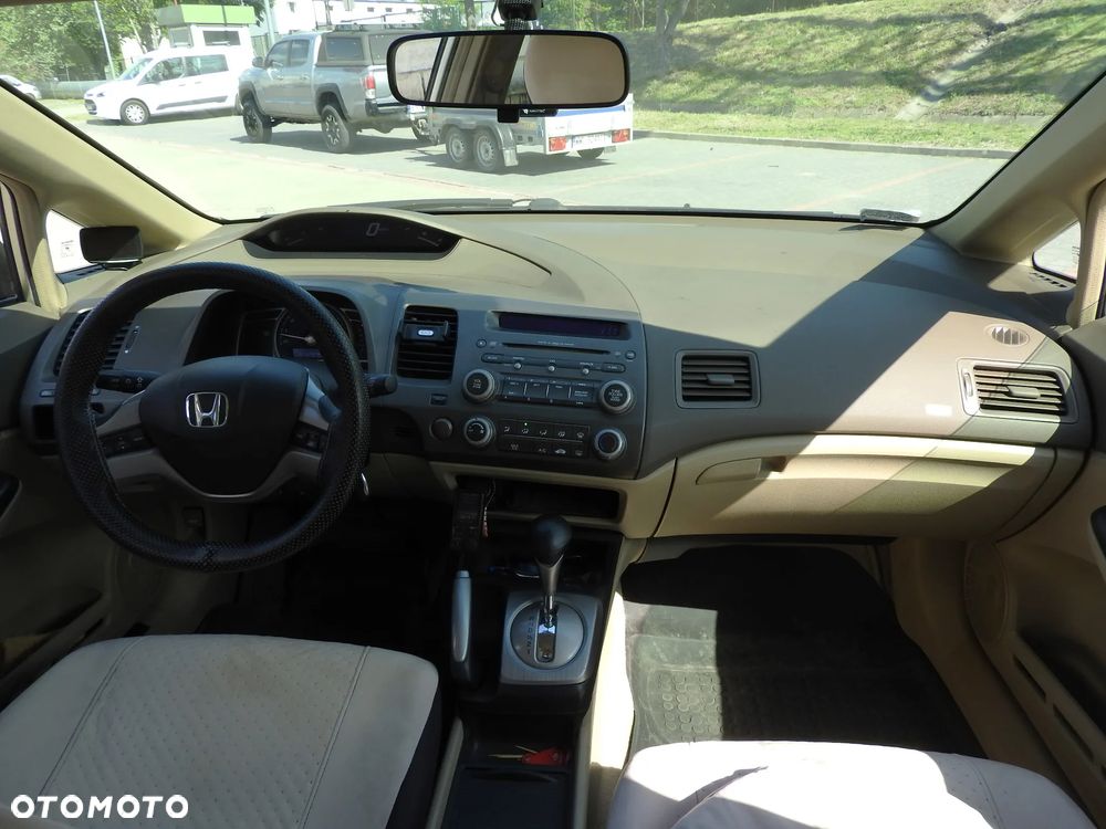 Honda Civic 1.8 Executive - 17