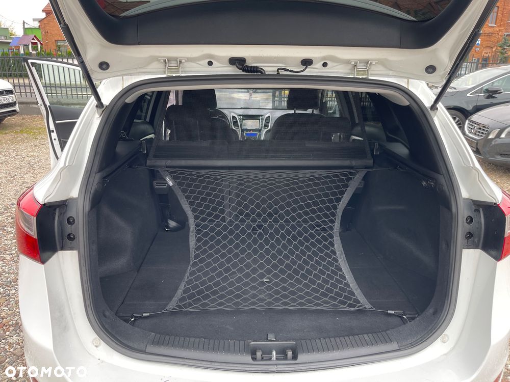 Hyundai i30 1.6 CRDi BlueDrive Premium DCT - 11