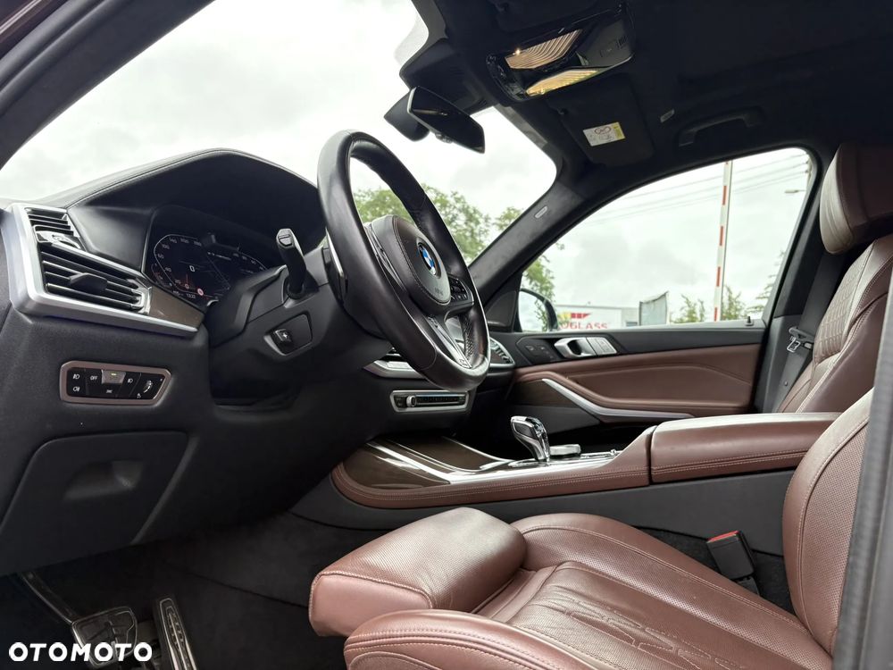 BMW X7 M50i sport - 10