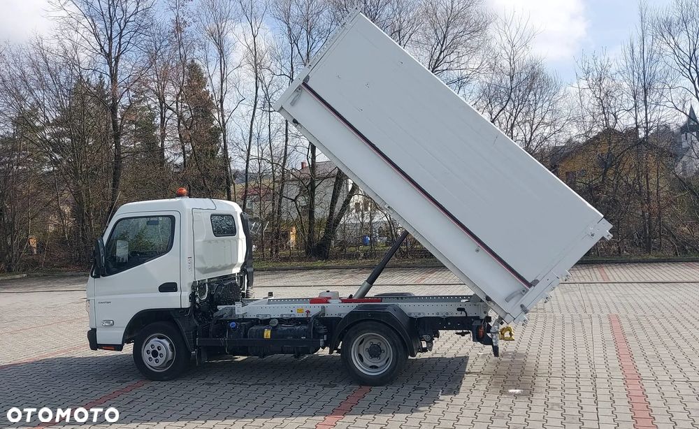 Mitsubishi FUSO CANTER - 4