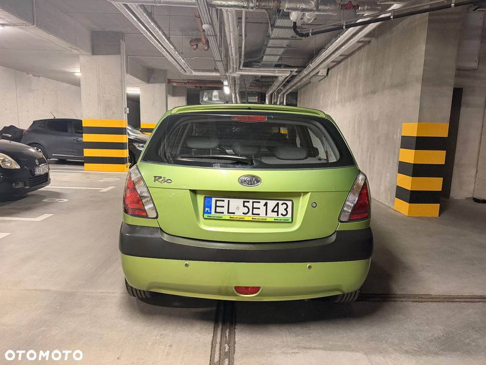 Kia Rio - 6