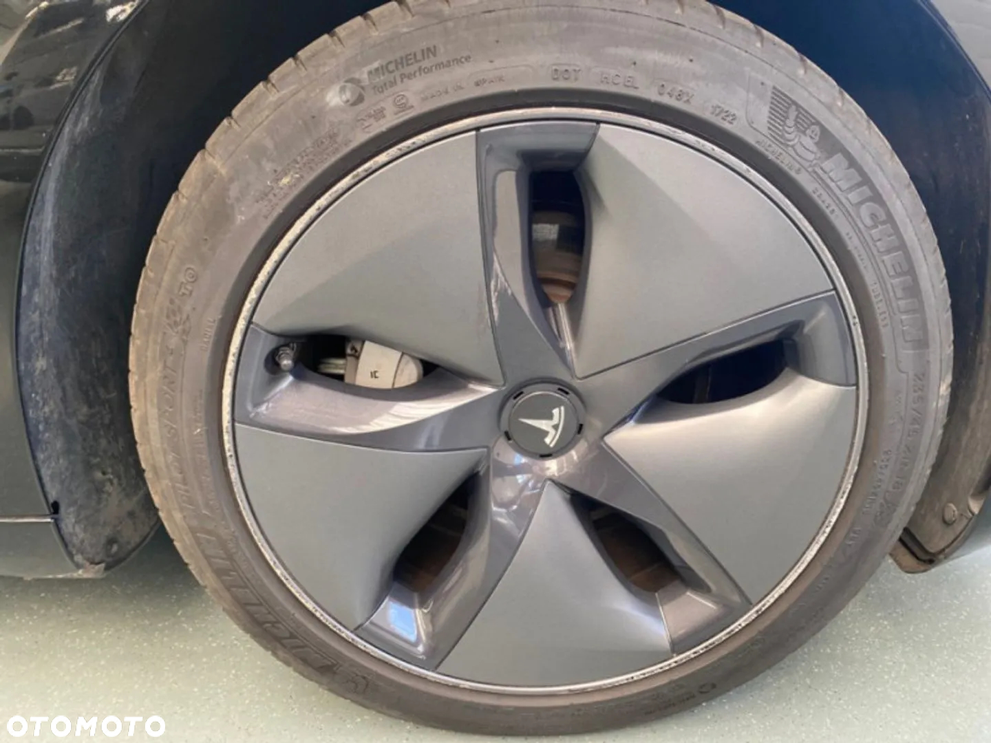 Tesla Model 3 - 7