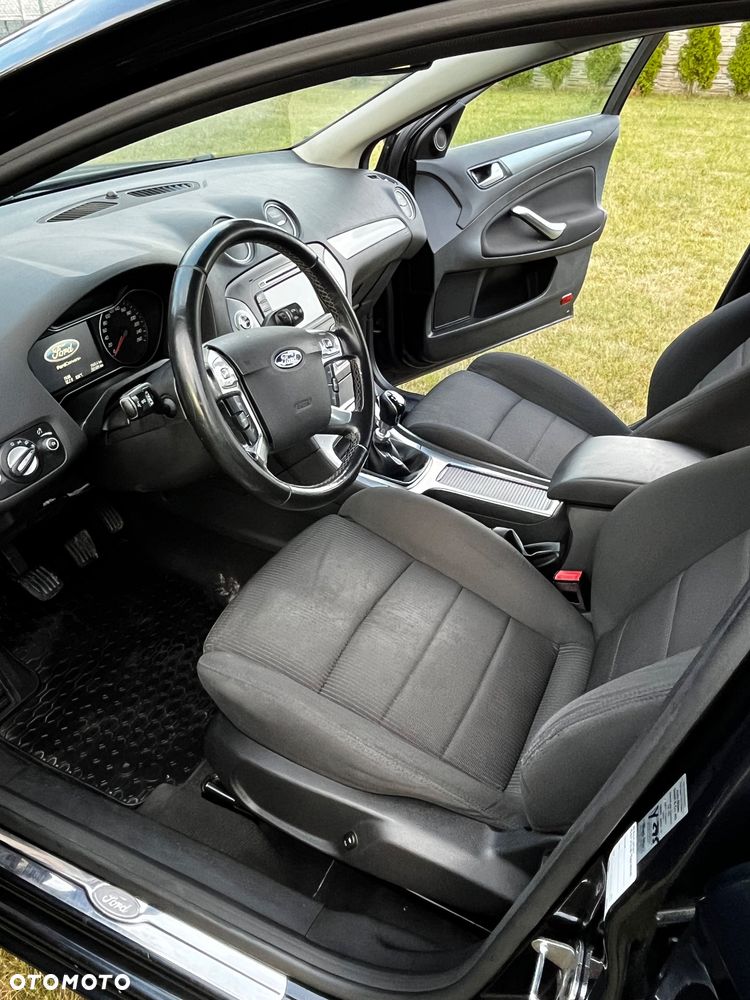 Ford Mondeo - 12