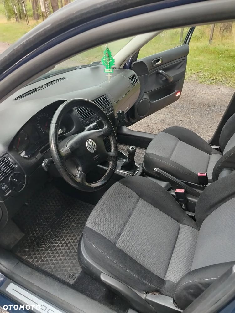 Volkswagen Golf - 11