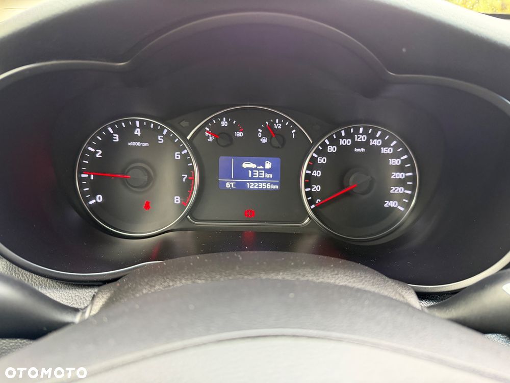 Kia Carens - 6