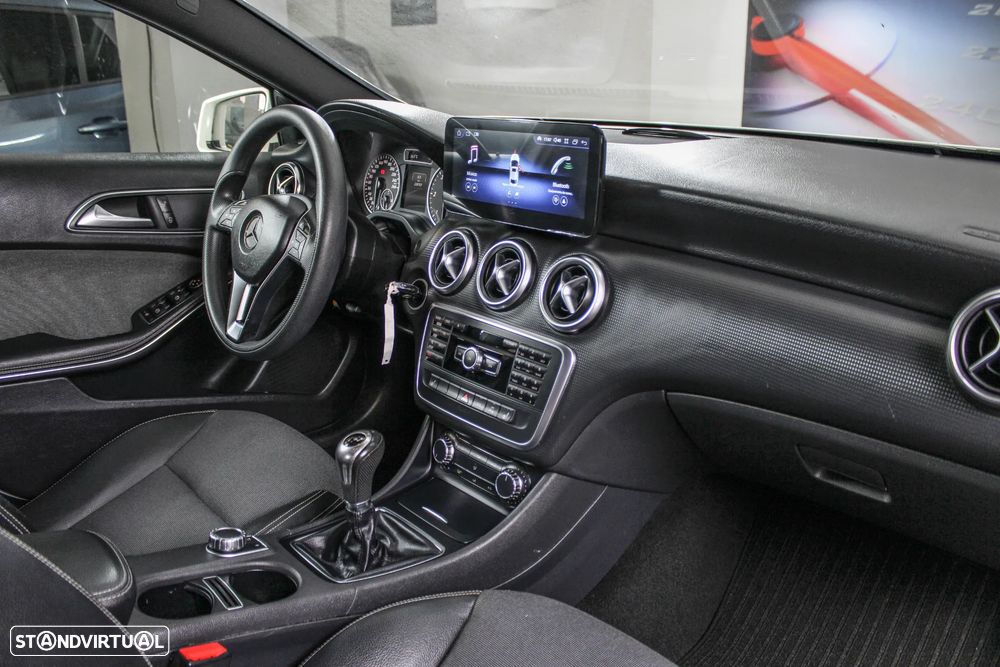 Mercedes-Benz A 180 CDI (BlueEFFICIENCY) Urban - 28