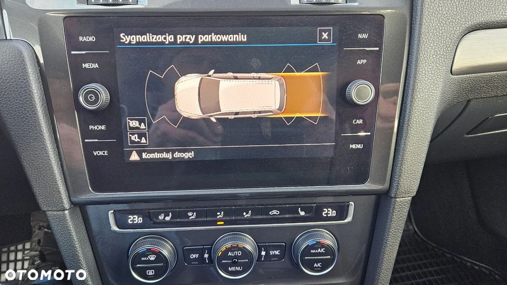 Volkswagen Golf 1.6 TDI (BlueMotion Technology) DSG Comfortline - 25