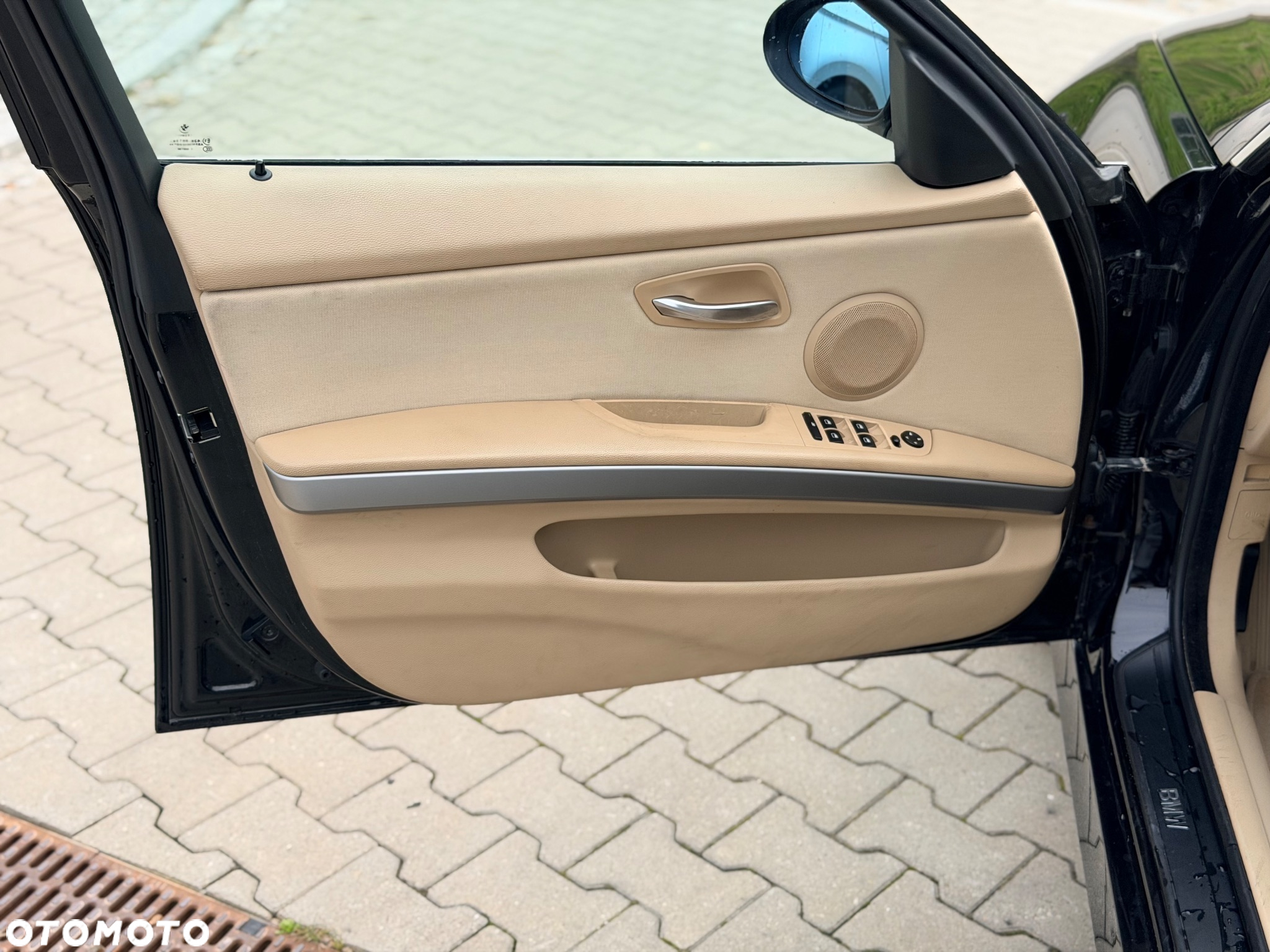 BMW Seria 3 325i - 32