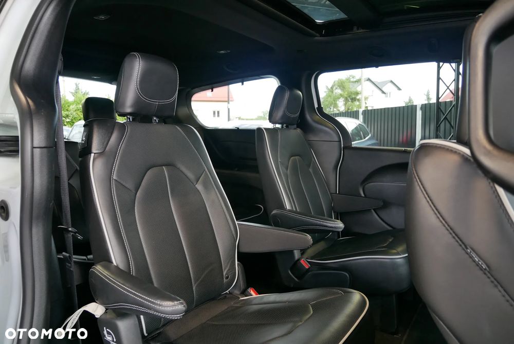 Chrysler Pacifica - 13