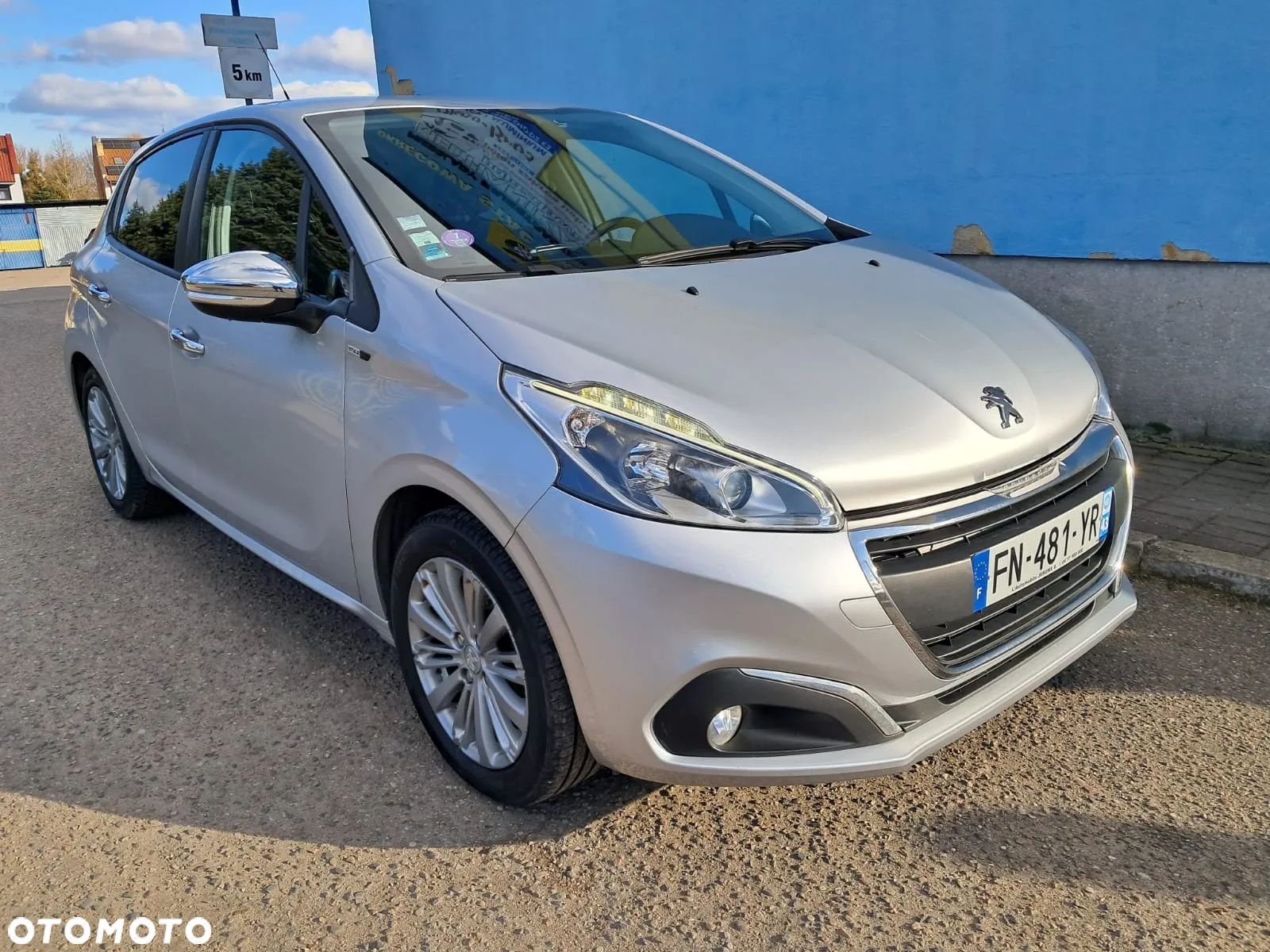 Peugeot 208 - 4