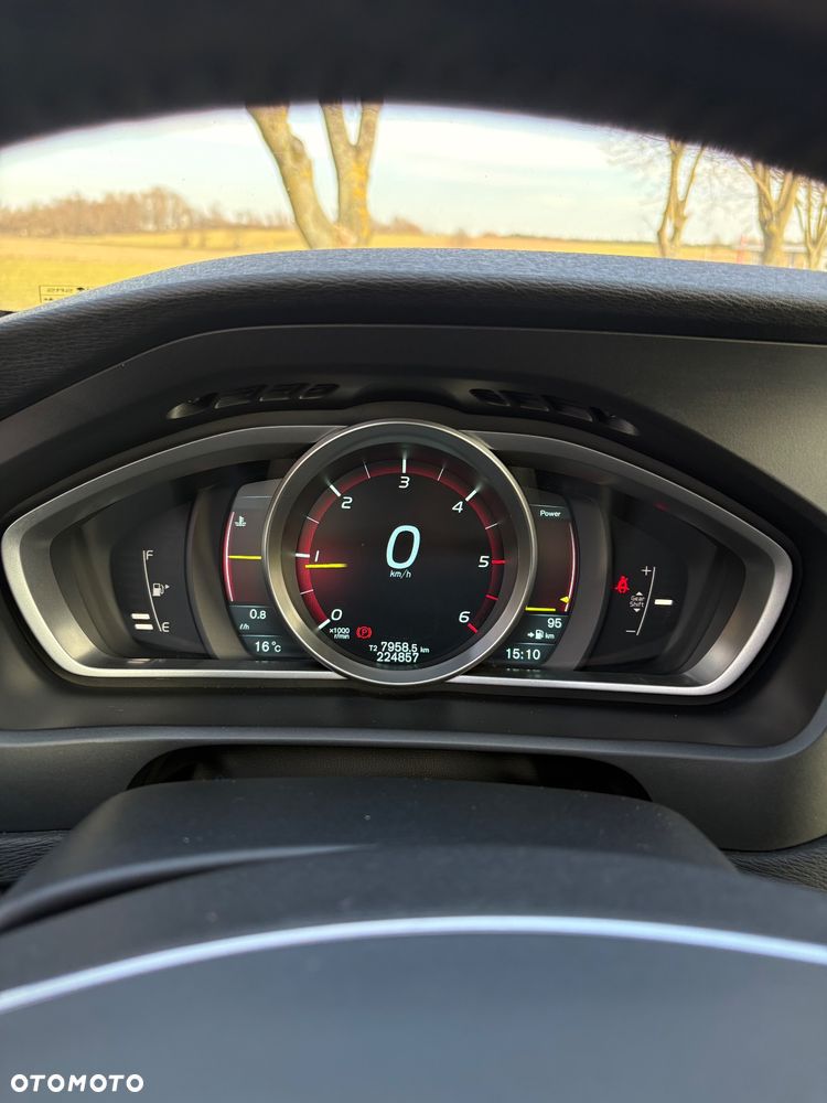 Volvo V40 D2 Momentum - 17