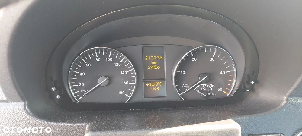 Mercedes-Benz Sprinter - 12