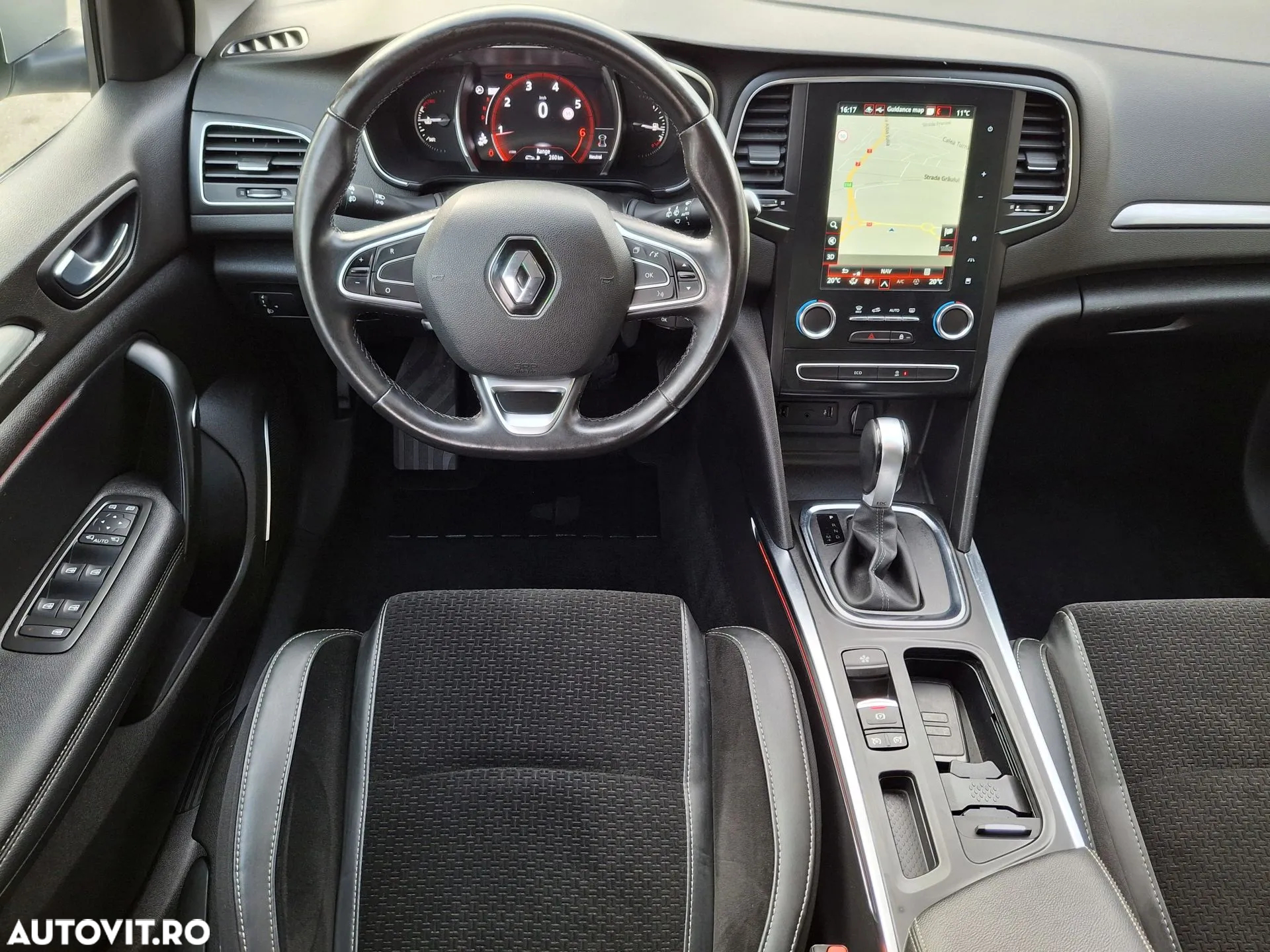 Renault Megane TCe 140 GPF EDC INTENS - 11