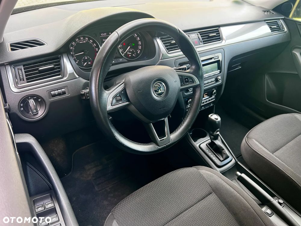 Skoda RAPID 1.6 TDI DSG Edition - 32