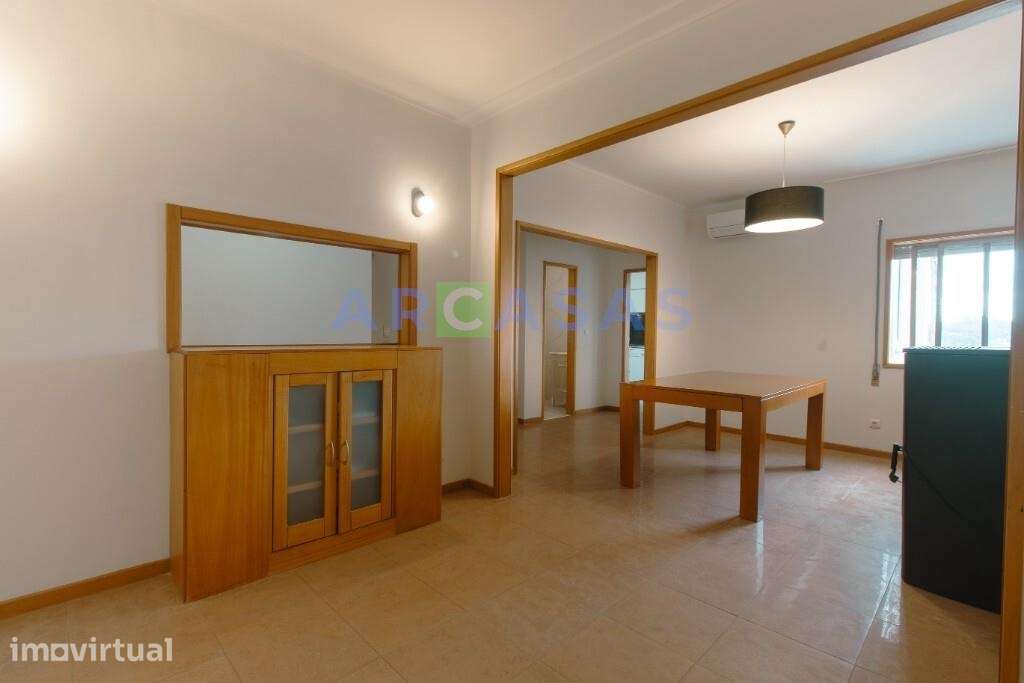 Apartamento T3 renovado com elevador, garagem e escritório no centro d - Grande imagem: 3/30