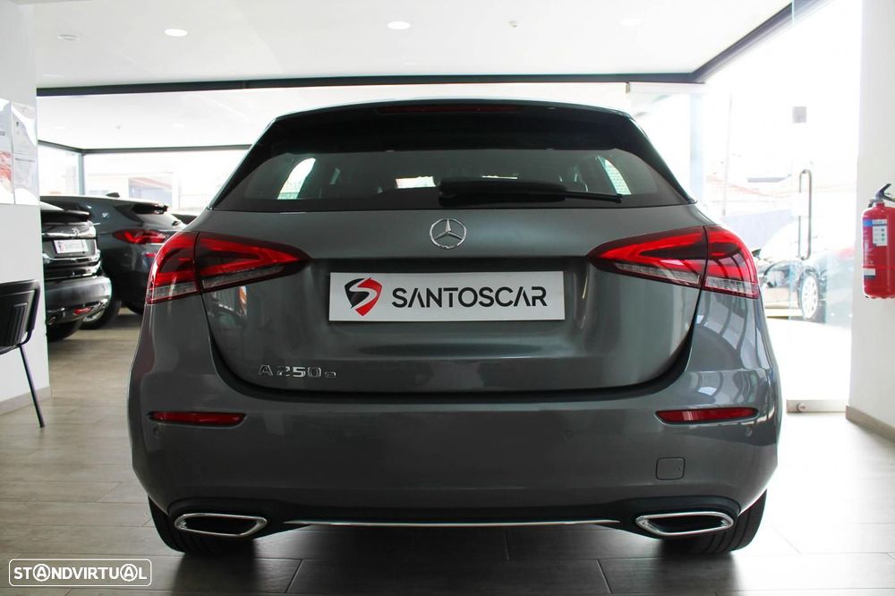 Mercedes-Benz A 250 e 8G-DCT Progressive - 4